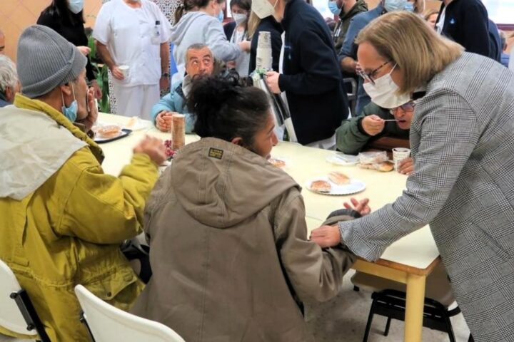 Terrible informe de Cáritas: alerta de "un proceso inédito de fragmentación social" en España con 4,3 millones de personas en exclusión severa