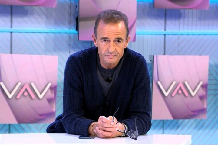 Telecinco despide al tertuliano Alessandro Lecquio por violencia machista