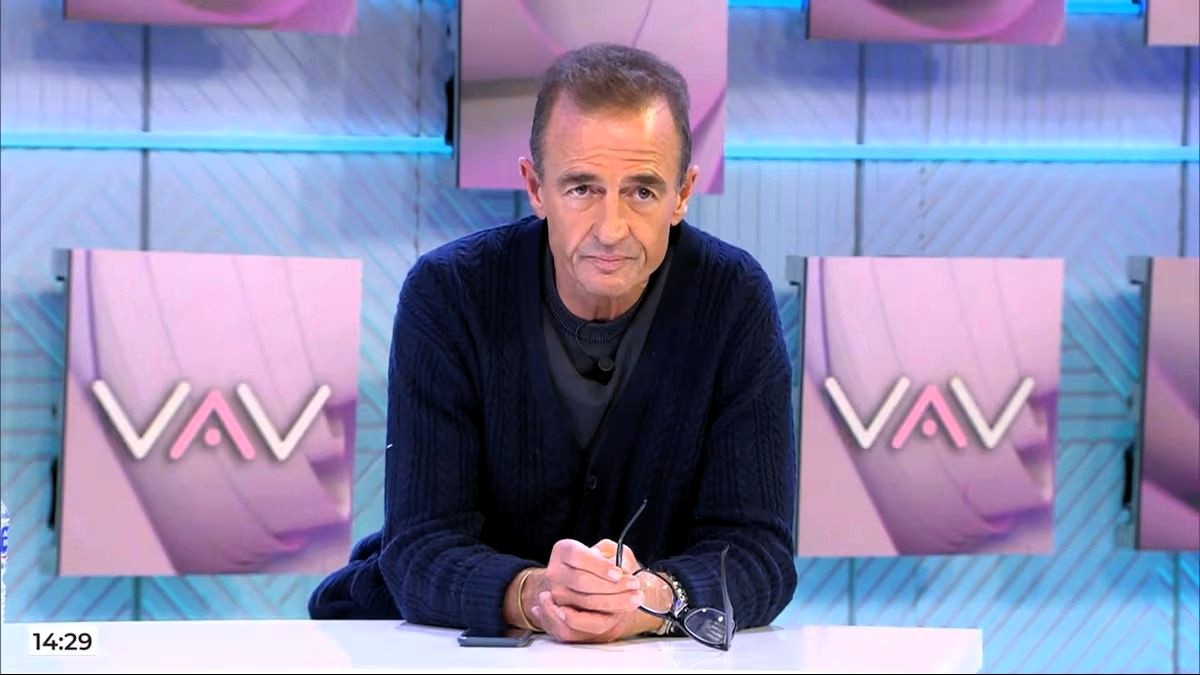 Telecinco despide al tertuliano Alessandro Lecquio por violencia machista