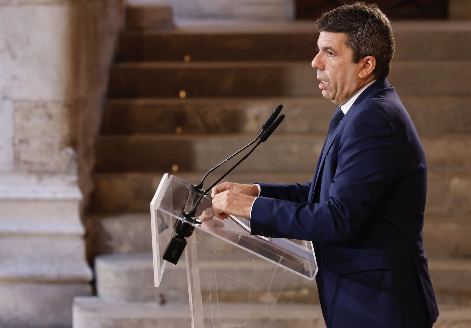 Mazón dimite y denuncia a Pedro Sáchez por negar ayudas para aprevechar la tragedia políticamente