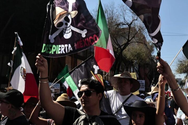 Una multitud toma las calles de México contra la presidenta Sheinbaum y la violencia