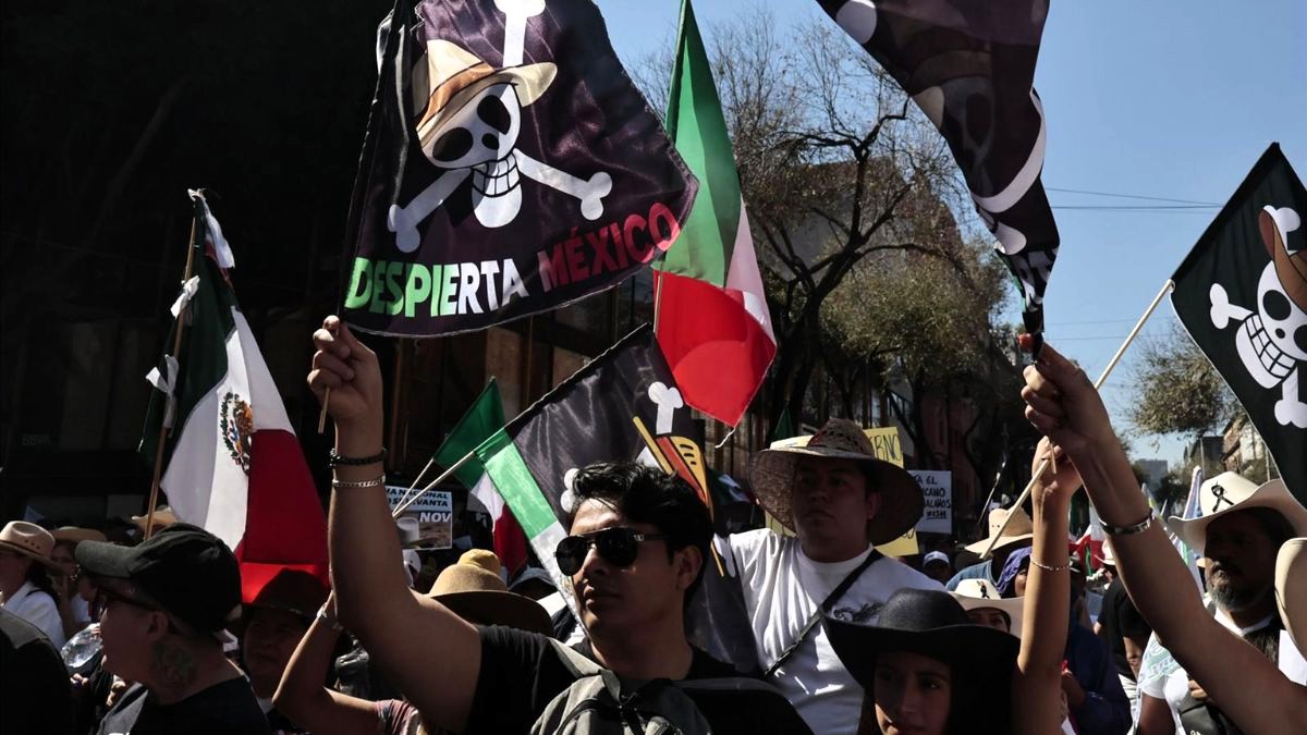 Una multitud toma las calles de México contra la presidenta Sheinbaum y la violencia