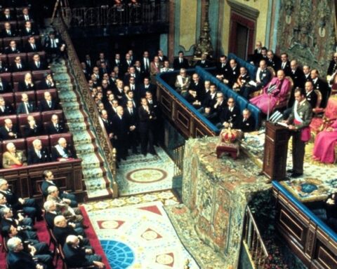 50 años de la proclamación de Juan Carlos I en las Cortes de Franco que devolvió la monarquía a España