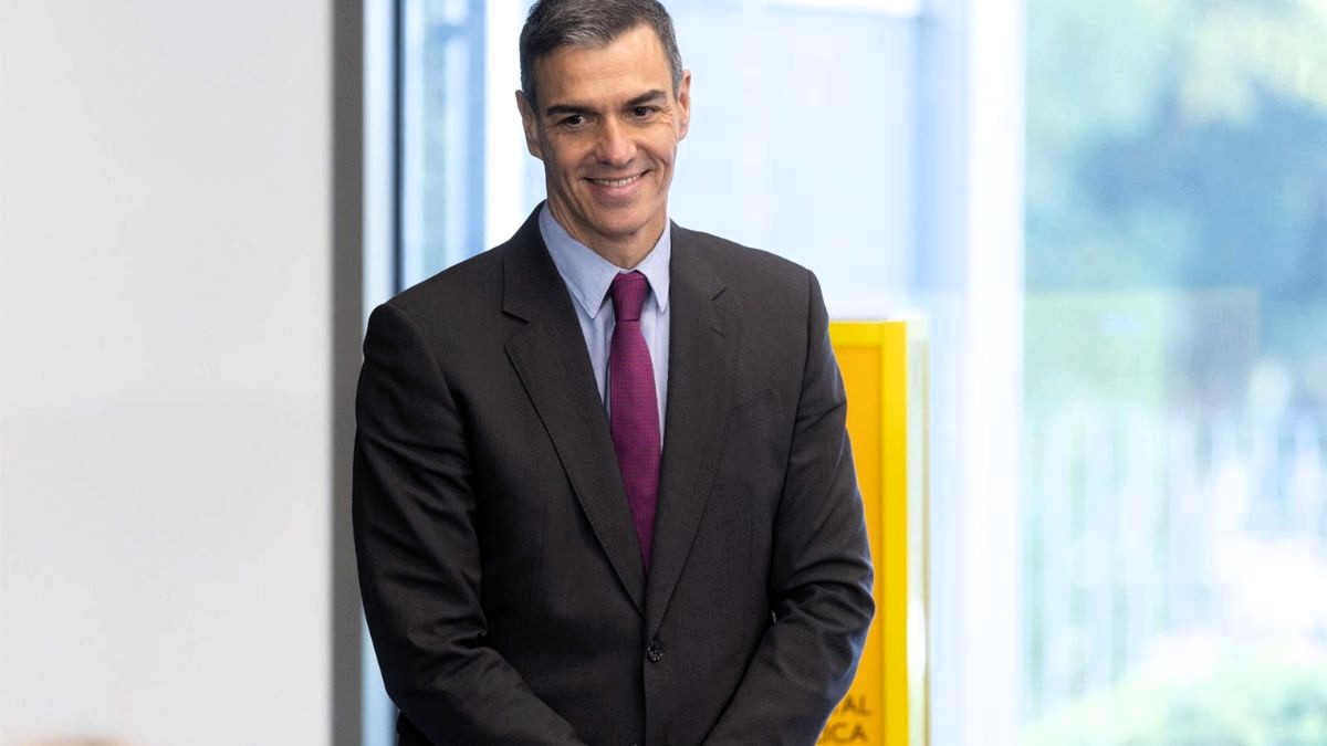 Sánchez carga contra la derecha, a la que acusa de vivir en un 'Black Friday' constante, pero ni siquiera menciona la corrupción socialista