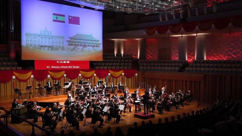 Viajar es irse por las ramas. ( Silvia Espinosa)