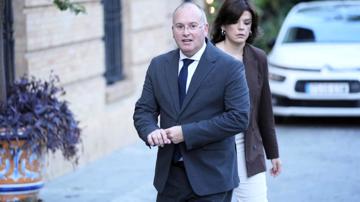 Tellado cree que a Valencia le conviene estabilidad y espera el acuerdo con Vox para elegir presidente y no ir a elecciones