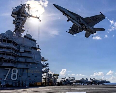 Trump declara "cerrado" el espacio aéreo de Venezuela y siembra el temor a una intervención militar