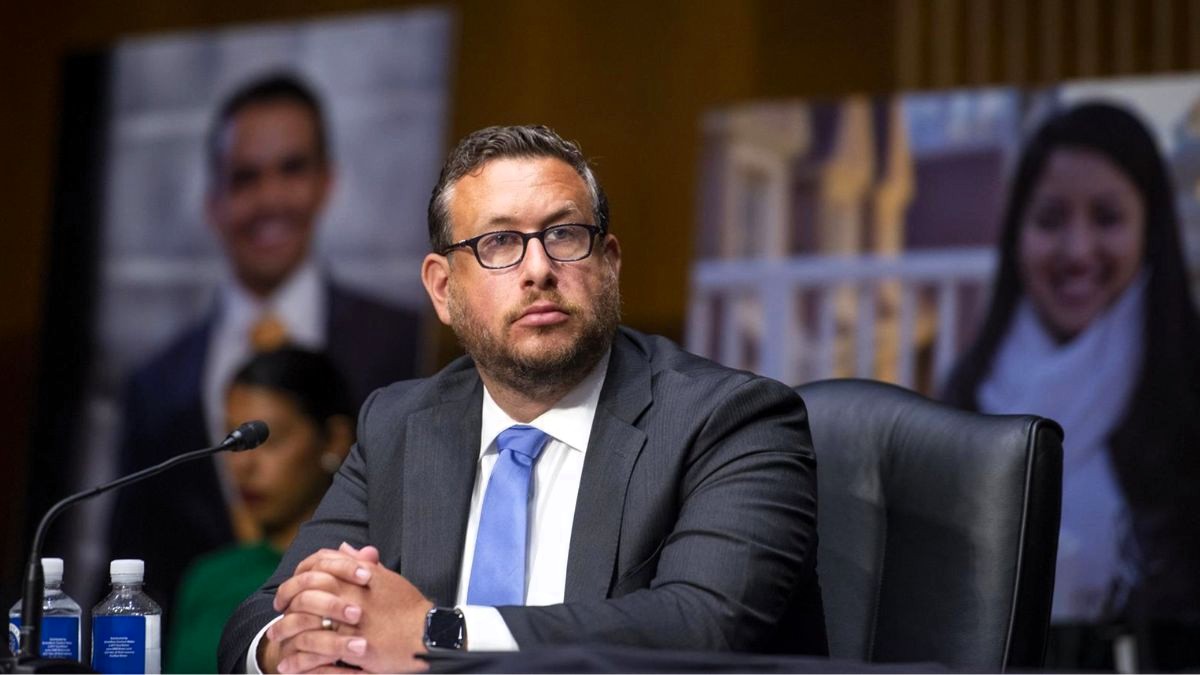 EUU reduce de 5 años a 18 meses el período máximo de validez de los permisos de trabajo para migrantes