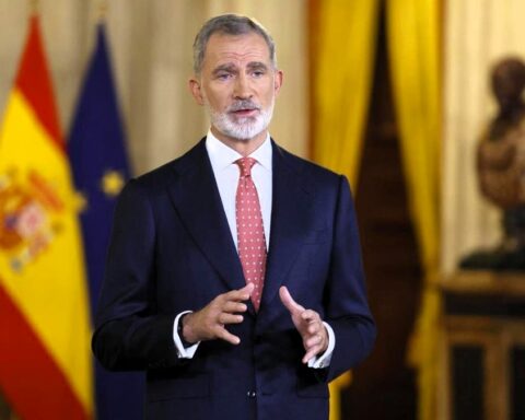 El Rey llama a preservar la convivencia, pide diálogo y ejemplaridad y alerta de "hastío" por la tensión política