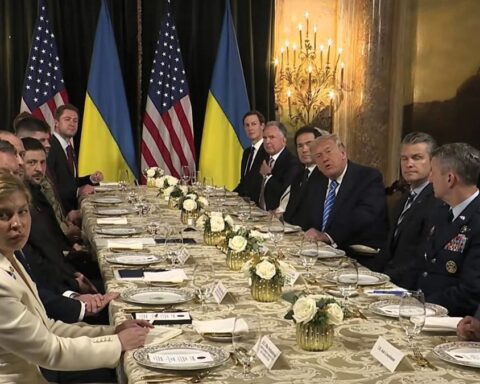 Trump y Zelenski coinciden en que el acuerdo de paz para Ucrania está "muy cerca" pero quedan "asuntos espinosos"