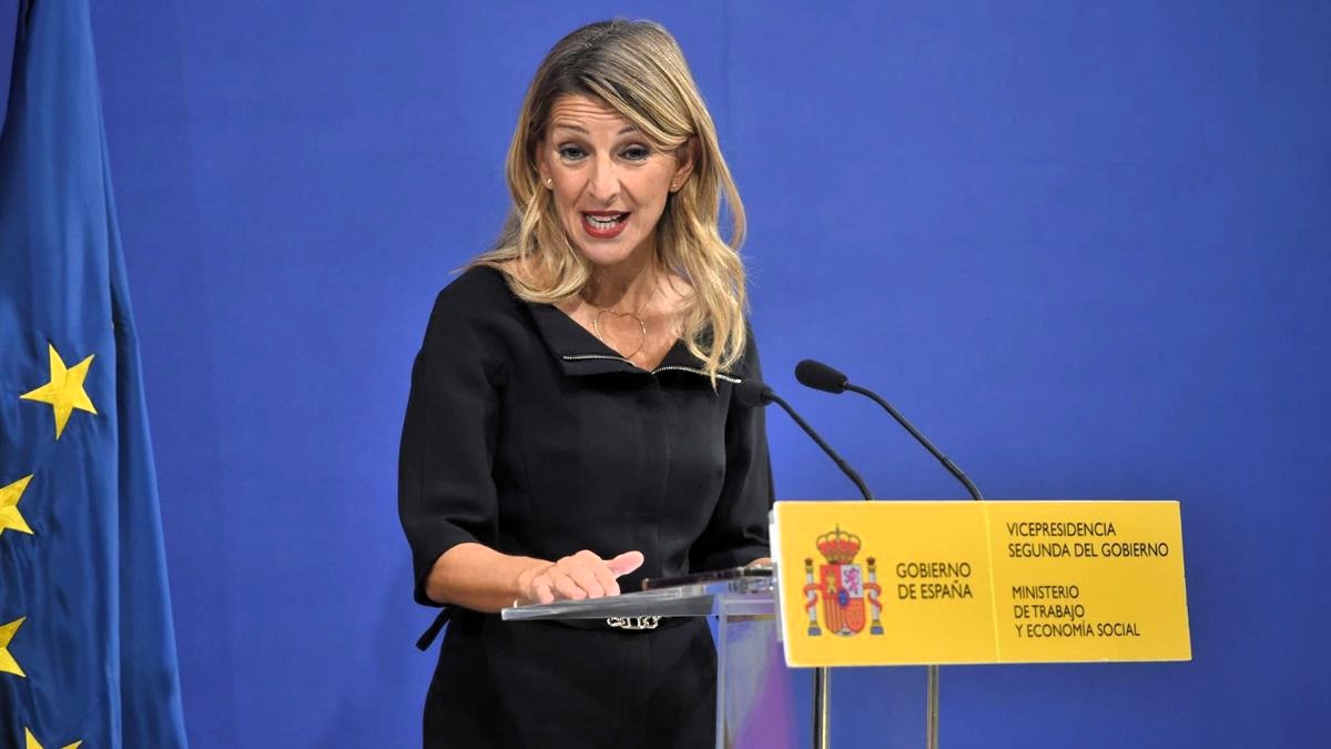 Un comité de expertos aconseja al Gobierno subir el salario mínimo entre 37 o 56 euros al mes