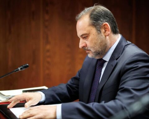 El Supremo rechaza el recurso de Ábalos y avala la decisión del juez de investigar aparte presuntos amaños de obras