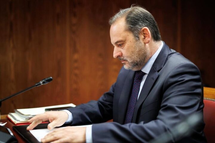 El Supremo rechaza el recurso de Ábalos y avala la decisión del juez de investigar aparte presuntos amaños de obras
