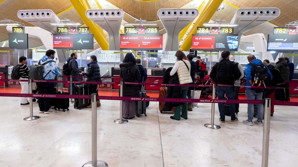 Los aeropuertos españoles 'sólo' operarán 3.515 vuelos en este día de Navidad, la jornada más tranquila de fin de año