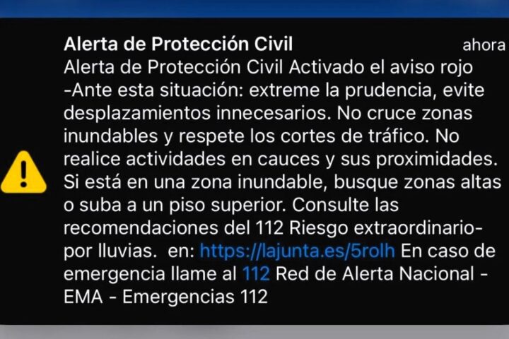 Aviso rojo este domingo por fuertes lluvias en Málaga y alerta naranja en Almería y Granada