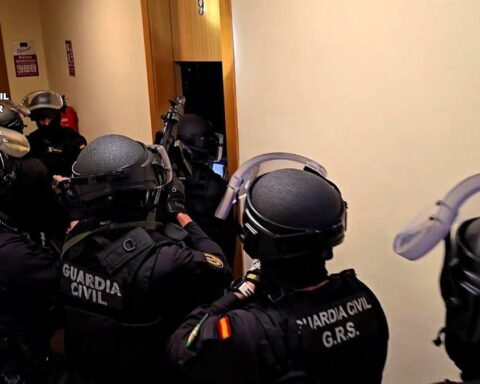 Desarticulada una red dedicada a la modificación y tráfico de armas de fuego en Sevilla y Tenerife