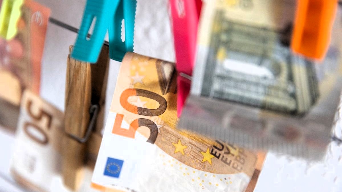 La deuda pública española aumenta cada día en unos 164 millones