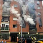 Dos agentes de Policía Nacional y un hombre de 52 años hospitalizados por el incendio de un bloque en Toledo