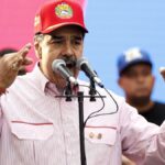 Trump aumenta la tensión con Maduro: ordena el "bloqueo completo" de todos los petroleros sancionados que entren y salgan de Venezuela