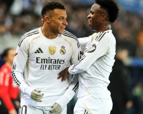 El Real Madrid cumple en Mendizorroza y alarga la vida de Xabi Alonso