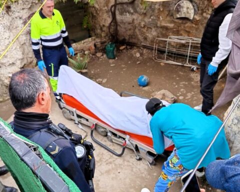 Denuncian negligencia médica por la muerte de un vecino del Albaicín: le dijeron que se tomara un ibuprofeno