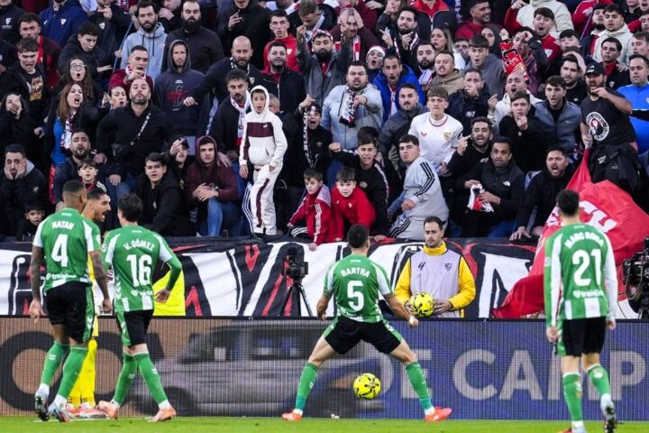 Disciplina impone el cierre parcial del Sánchez-Pizjuán durante tres partidos tras los incidentes del derbi