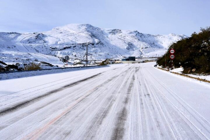 El invierno irrumpe este domingo con lluvias, nieve y un fuerte descenso de las temperaturas en 14 provincias