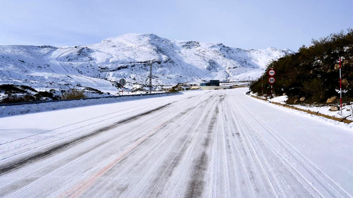 El invierno irrumpe este domingo con lluvias, nieve y un fuerte descenso de las temperaturas en 14 provincias