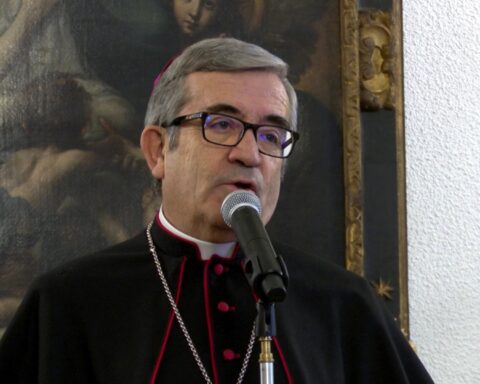 Los obispos recuerdan que la Navidad "enciende la luz" de quienes están solos y llama a que la fiesta impulse el bien común