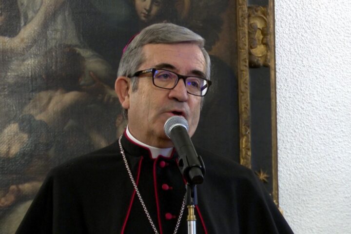 Los obispos recuerdan que la Navidad "enciende la luz" de quienes están solos y llama a que la fiesta impulse el bien común