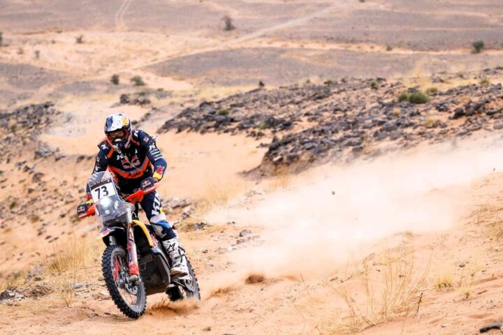 El español Edgar Canet se impone en el prólogo de motos y es líder del Dakar