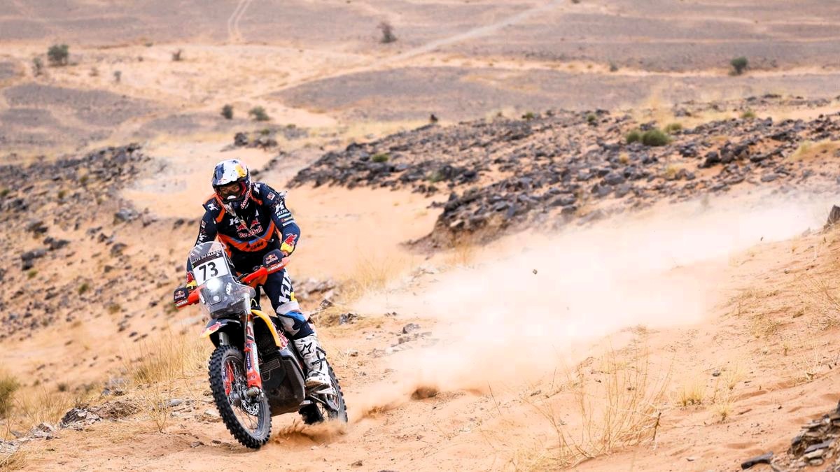 El español Edgar Canet se impone en el prólogo de motos y es líder del Dakar