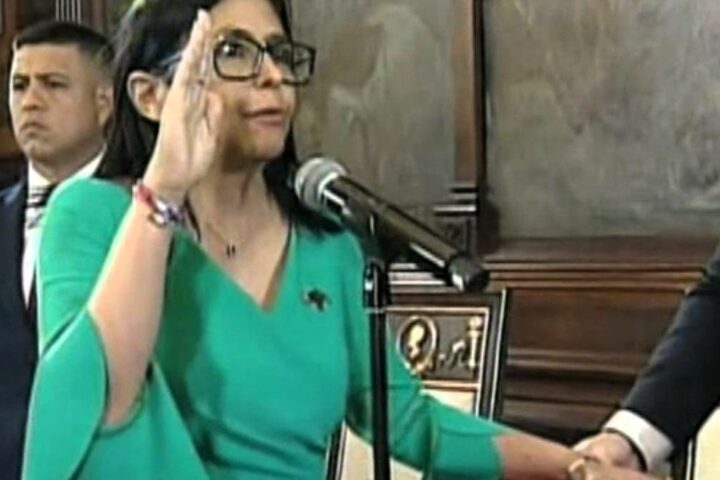 Delcy Rodríguez, mano derecha de Maduro, investida como presidenta de Venezuela sumisa y entregada a las órdenes de Trump