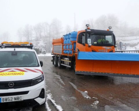 La DGT llama a planificar los viajes y extremar la precaución por la borrasca 'Francis' y la llegada de nieve en cotas bajas