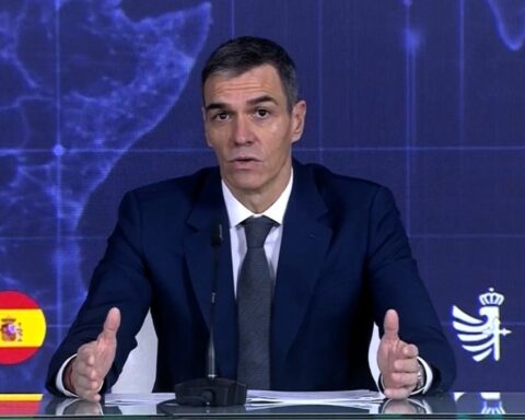 Carta a los militantes: Sánchez promete culminar la legislatura hasta 2027 y pide "cabeza alta, valentía y determinación"