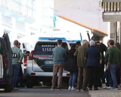 Agentes de la Guardia Civil en Hornachos (Badajoz)