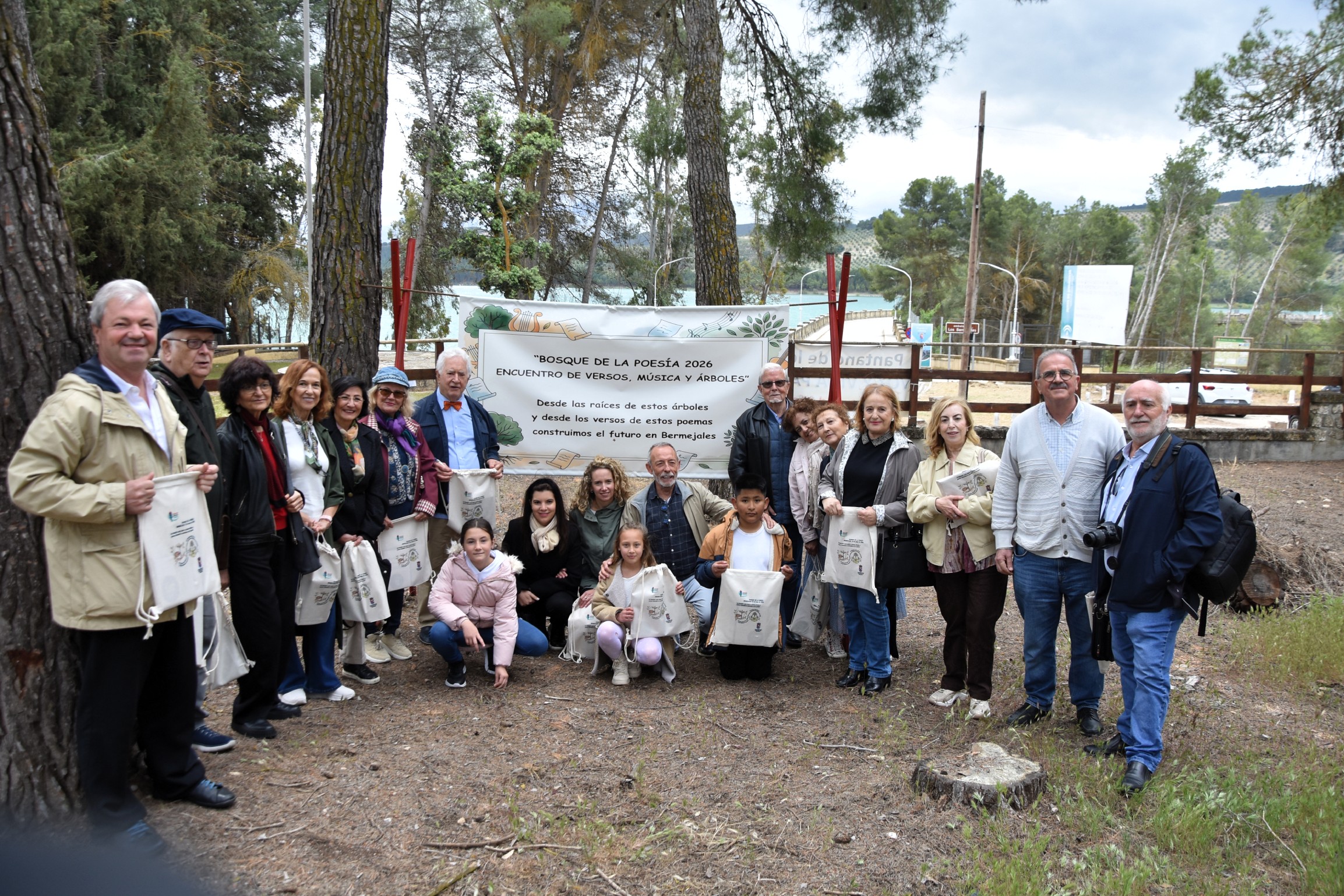 Granada alumbra otro Bosque de la Poesía