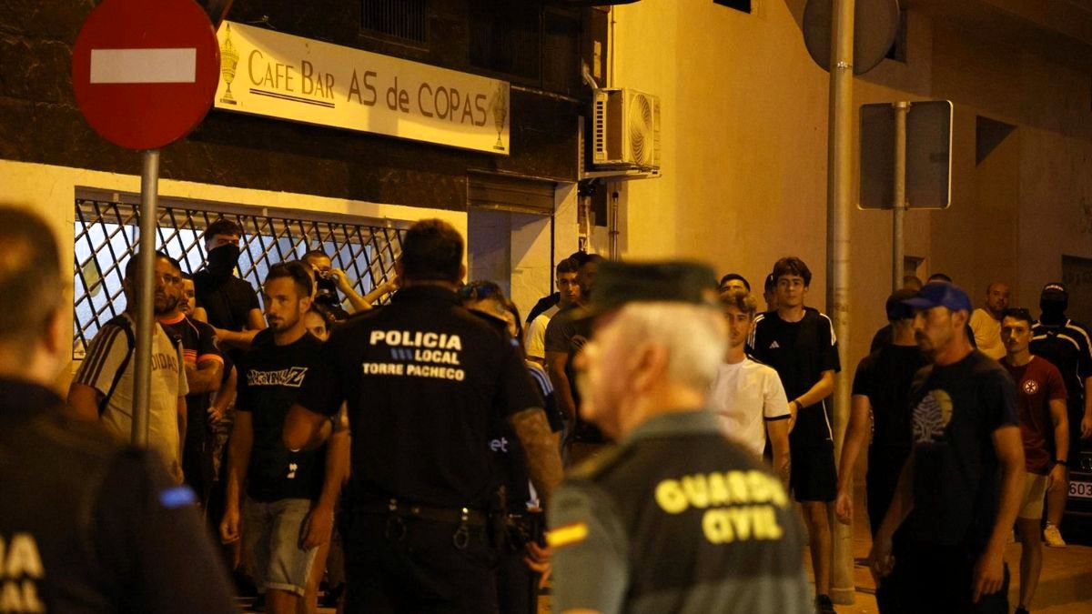 La agitación en redes para organizar 'cazas de inmigrantes' siembra odio y terror en la sociedad española